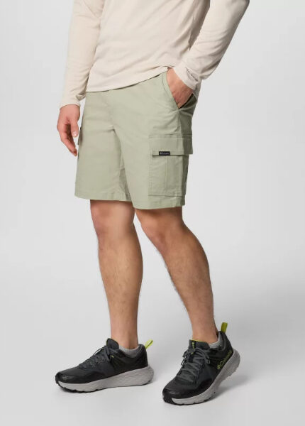 25653